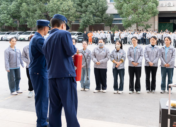 An toàn phòng cháy chữa cháy cho mọi người, tính mạng là trên hết — Diễn tập phòng cháy chữa cháy mùa đông Baoshili 2025